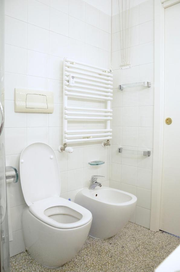 New Renovated Apartment With Balcony Porta Romana Milánó Kültér fotó