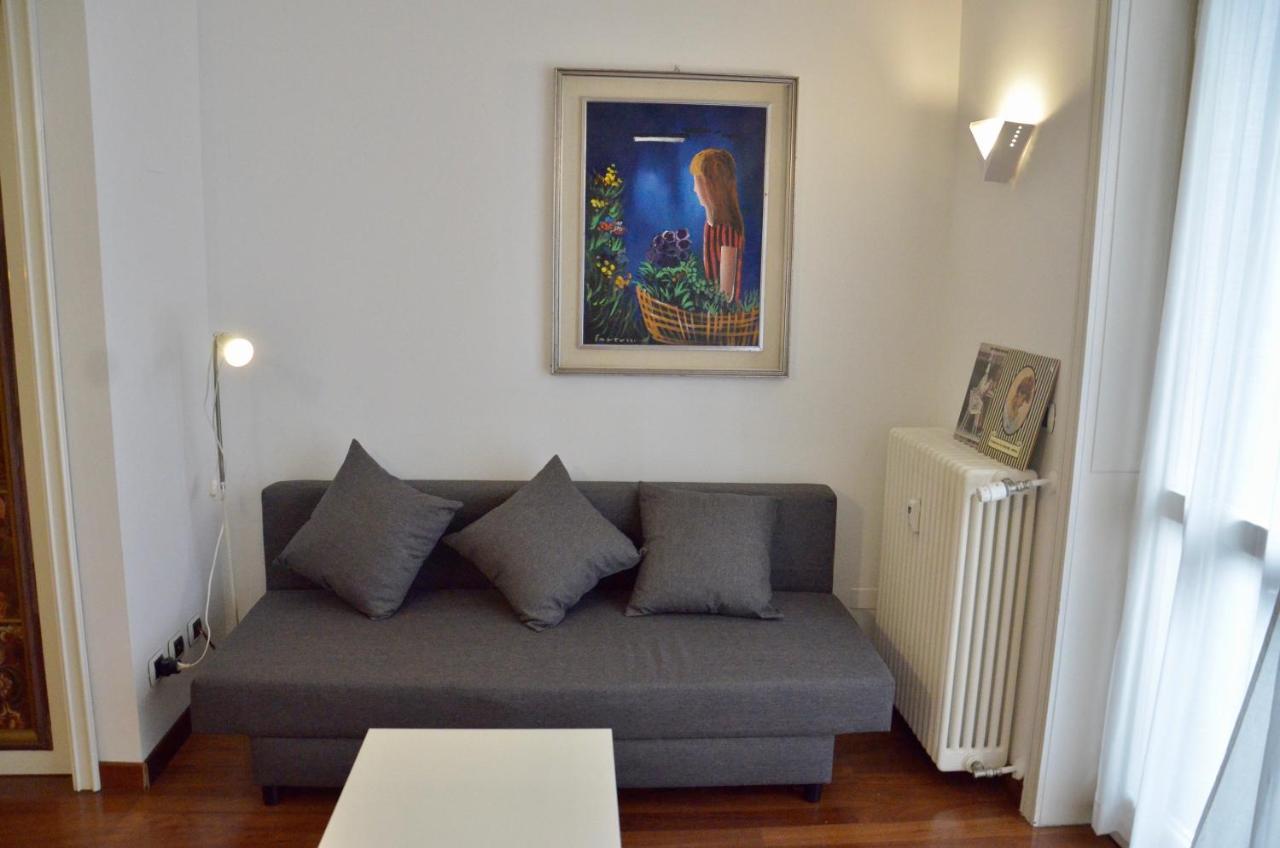 New Renovated Apartment With Balcony Porta Romana Milánó Kültér fotó
