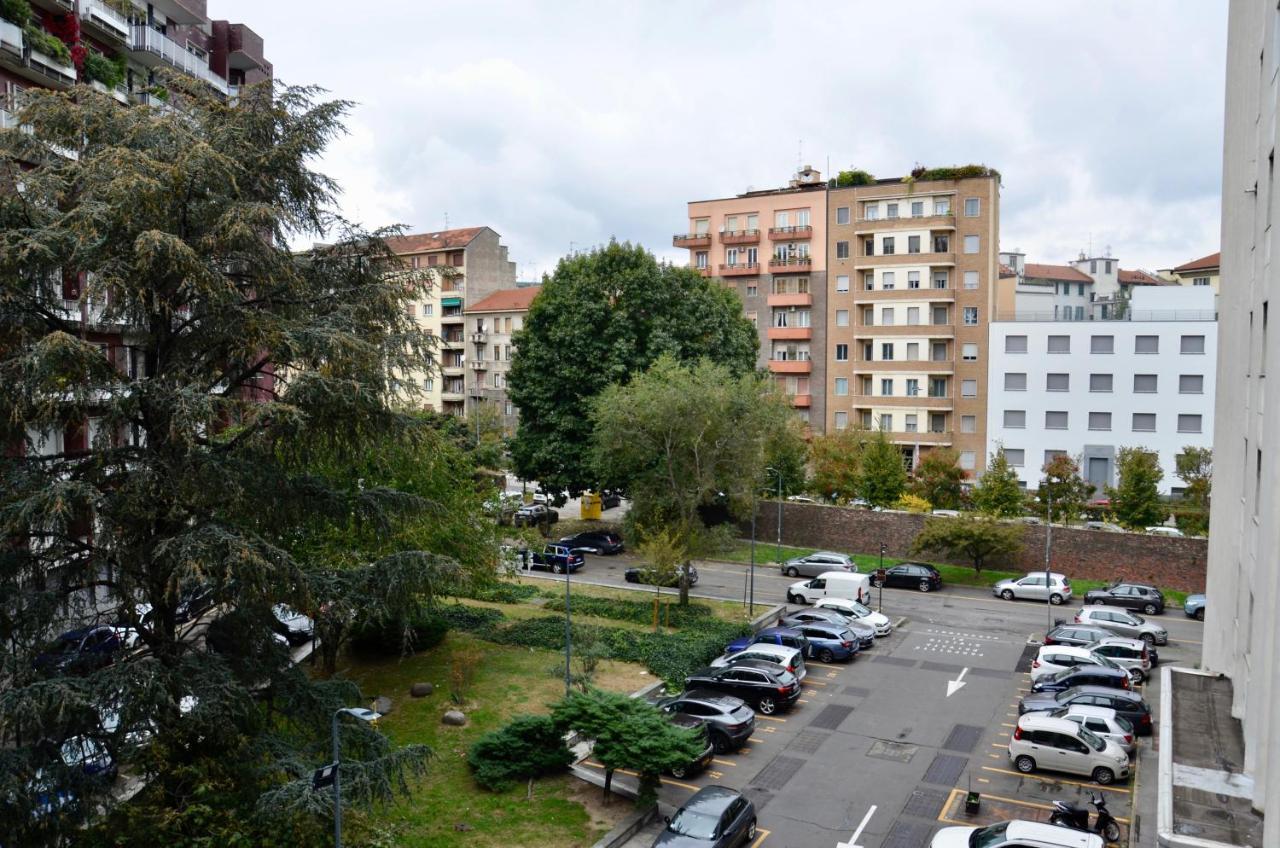 New Renovated Apartment With Balcony Porta Romana Milánó Kültér fotó